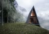💡 Construir esta casa en un acantilado nos traerá la vista más espectacular de la naturaleza
